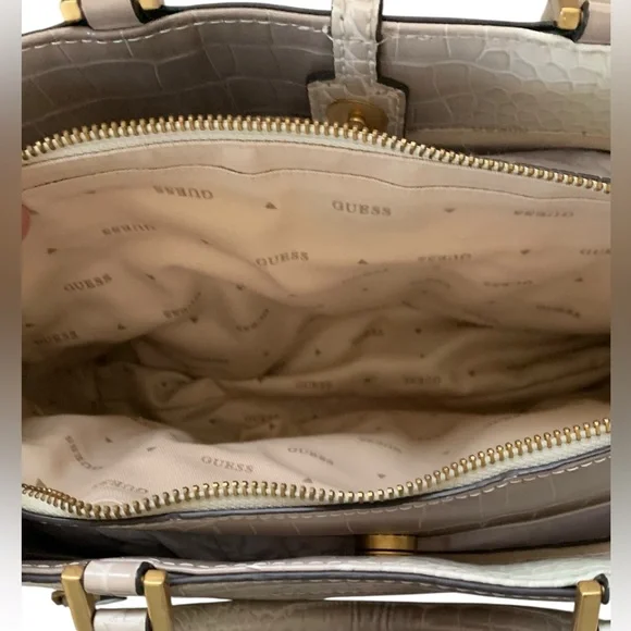 *NWOT* GUESS G James Girlfriend Beige Ombre Crocodile Embossed Satchel - Picture 12 of 12